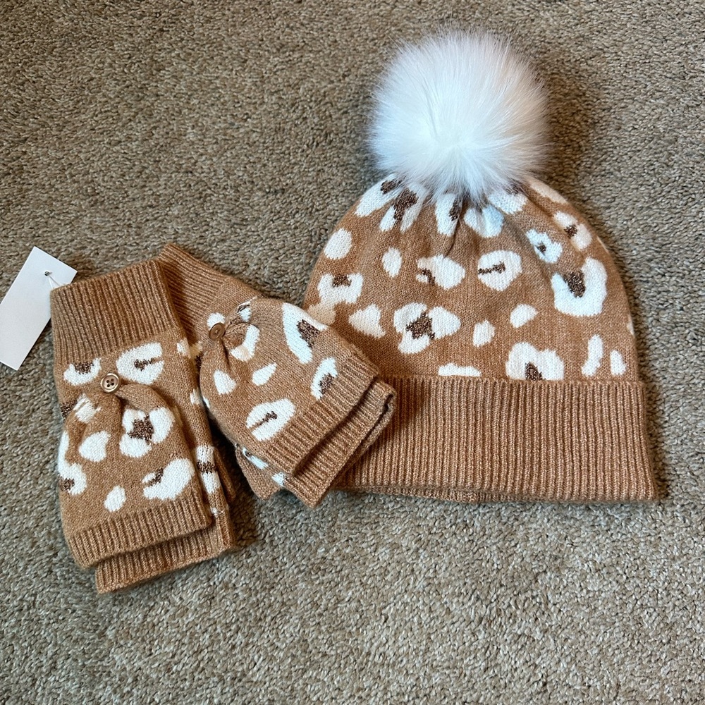 Loft Leopard Print Beanie and Gloves